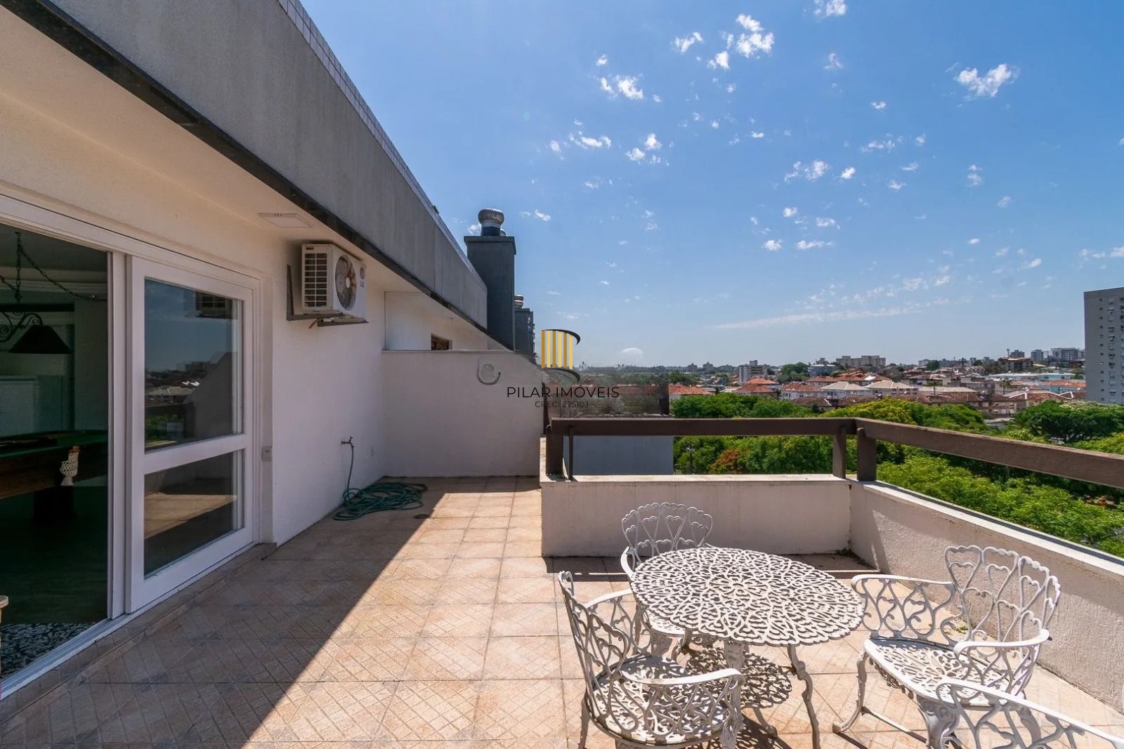 Cobertura com 3 dorm 189m² privativos 2 vagas individuais -  Jardim Lindóia