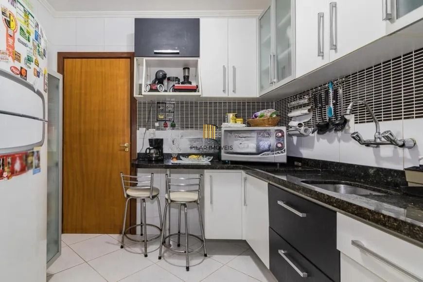 Casa em condomínio fechado com 3 dormitórios suíte  e lazer completo 101m²
