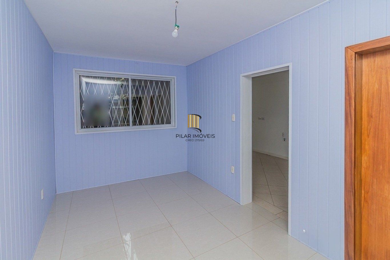 Casa térrea com 3 dormitórios, suíte e 2 vagas,