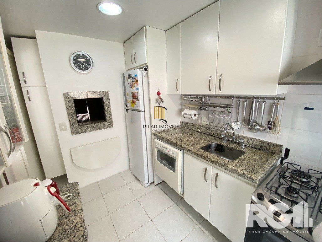 Apartamento de 2 dormitórios com suíte, churrasqueira, 2 vagas, condomínio com infraestrutura completa.