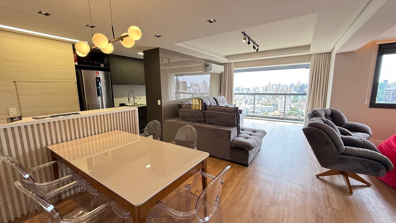 Apartamento mobiliado de 2 dormitórios com suíte e 2 vagas no Petrópolis - Pilar Imóveis