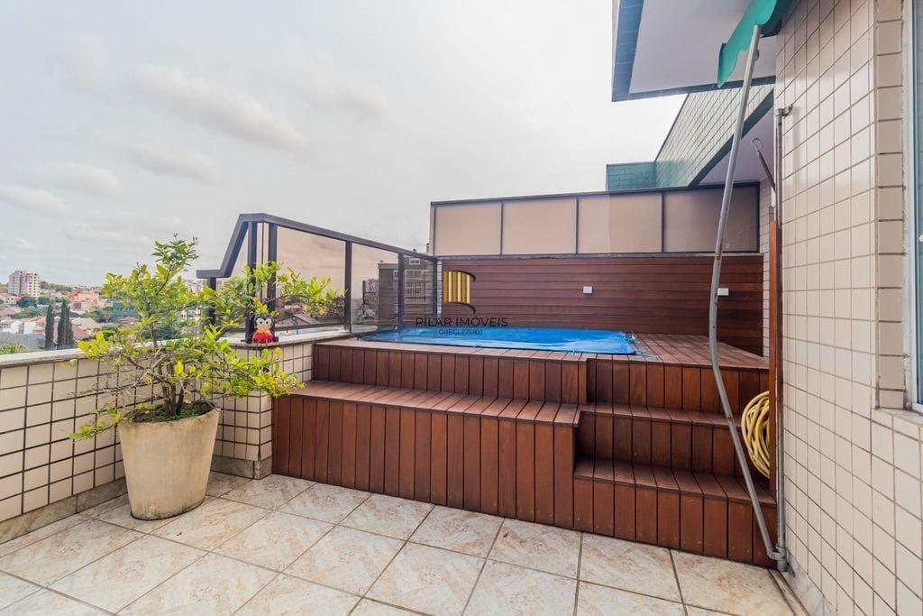 Cobertura com 3 quartos, piscina e condomínio com elevador - Jardim Planalto