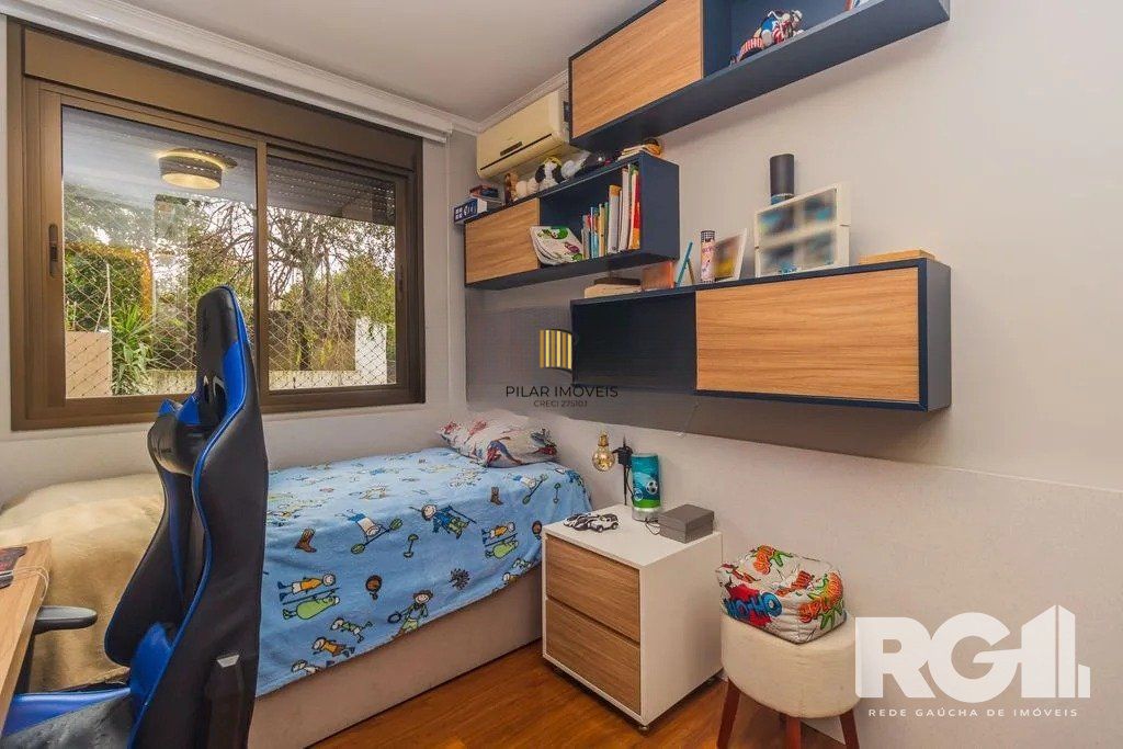 Apartamento com 94m², 3 quartos, 1 suíte, 2 vagas, no bairro Cristo Redentor em Porto Alegre..
