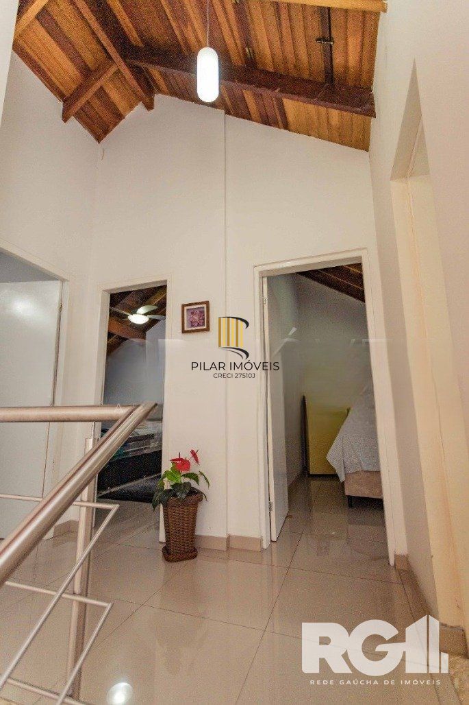 Casa de Condomínio 5 dormitórios no bairro Sarandi
