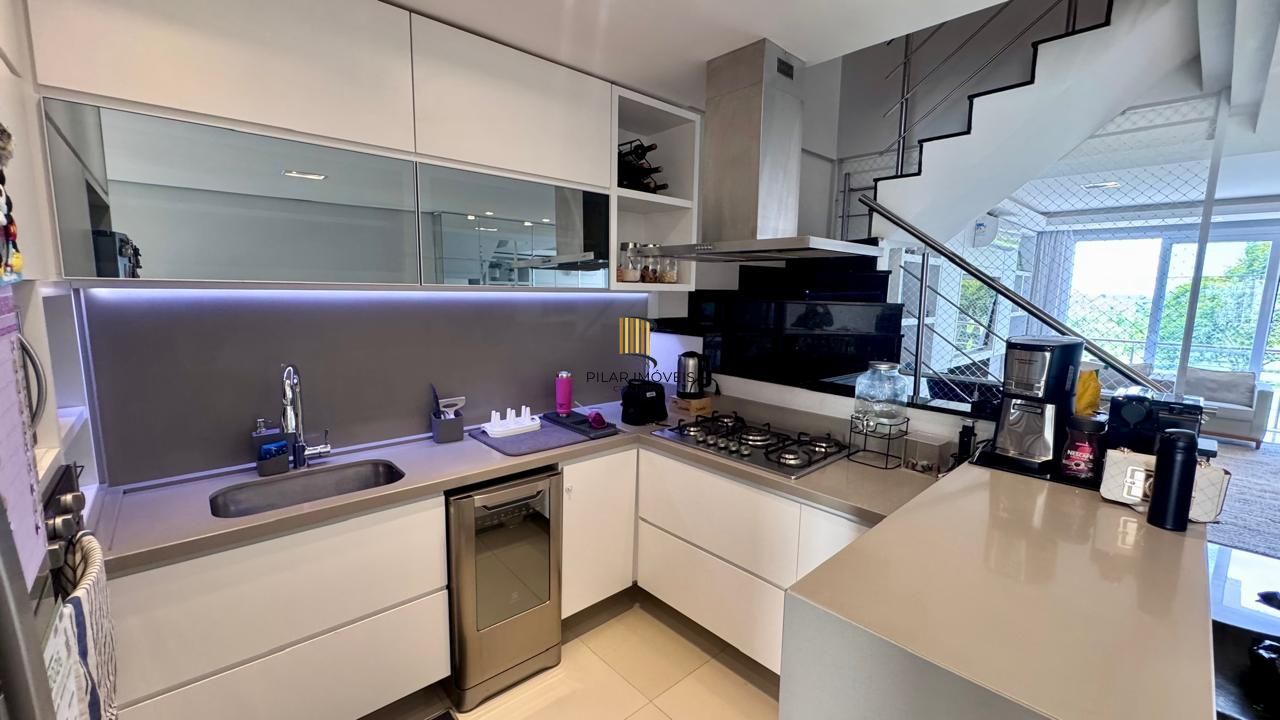 Casa mobiliada com living integrado e pátio gourmet