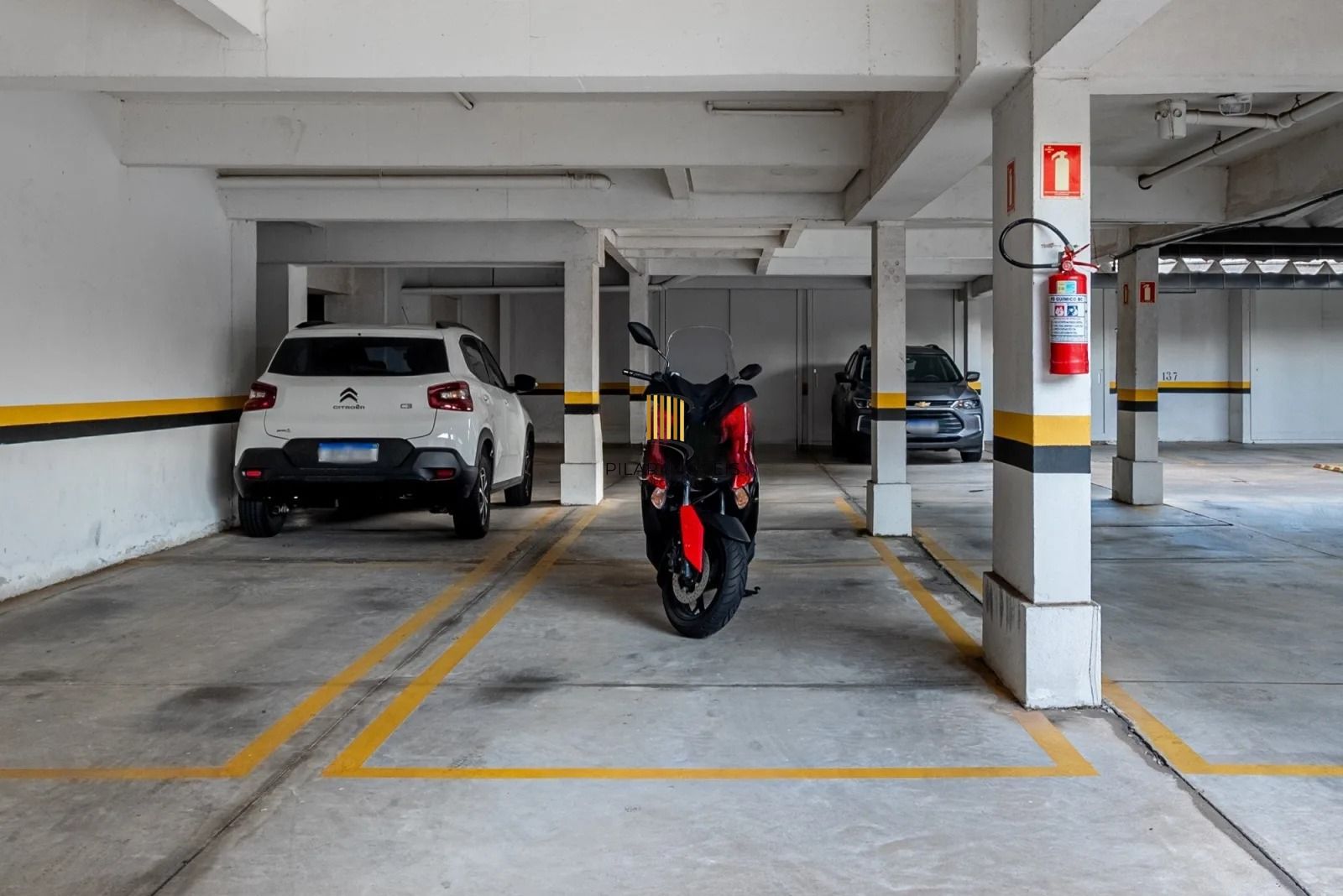 Apartamento Garden com 178m², 3 quartos, 1 suíte, 2 vagas, no bairro Chácara Das Pedras