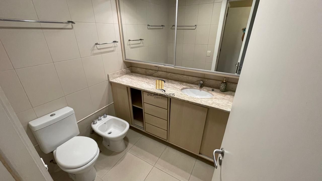 Casa de Condomínio 3 dormitórios no bairro Chácara das Pedras