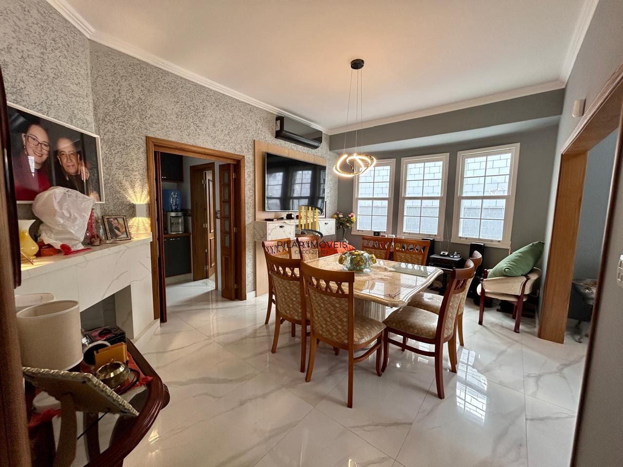 Casa 8 dormitórios, 5 banheiros e 6 vagas no Bairro São João Porto Alegre - Pilar Imóveis