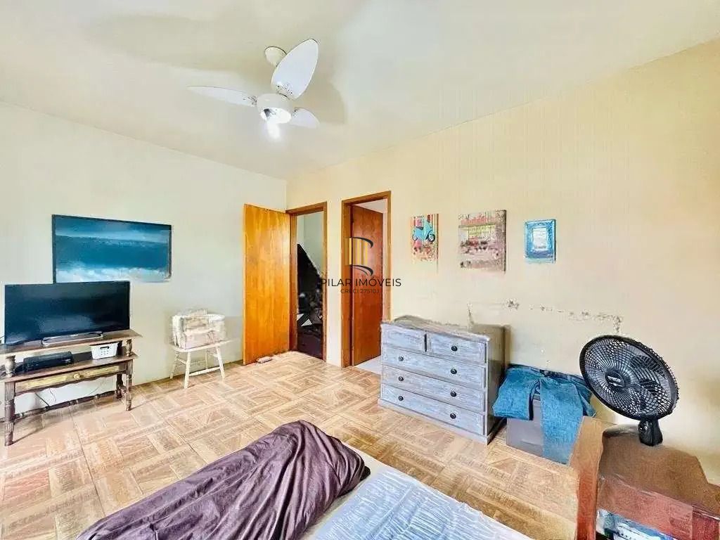 Casa térrea com 307m², 3 dormitórios, 2 suítes, 3 vagas.