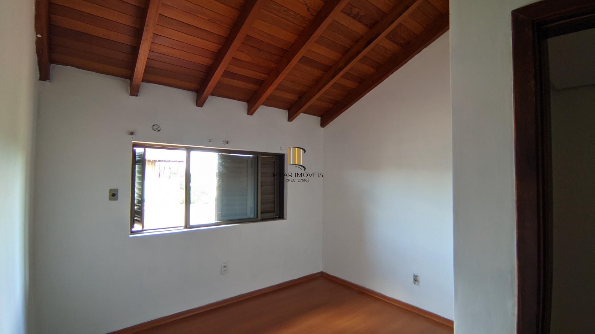 Casa de 3 Andares com Pátio e Churrasqueira Próxima ao Bourbon Country