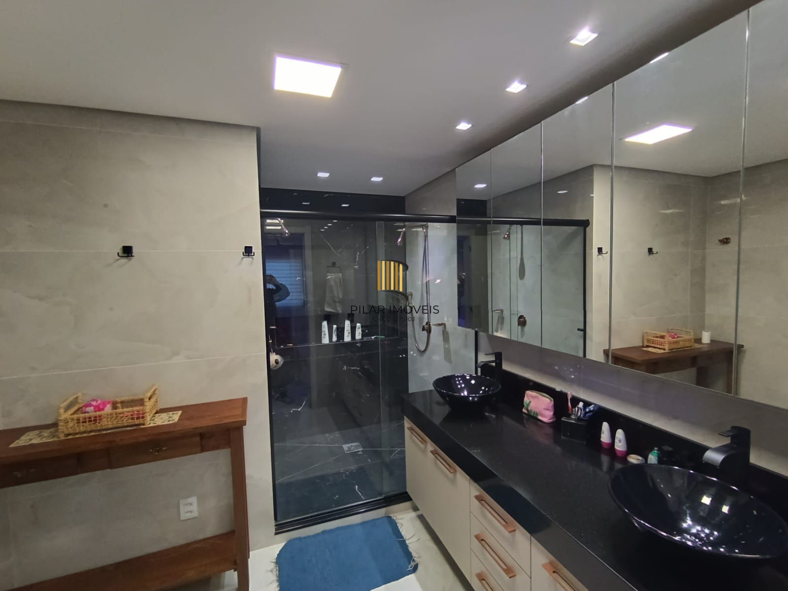 Apartamento único com 3 suítes e 4 vagas no Jardim Lindóia