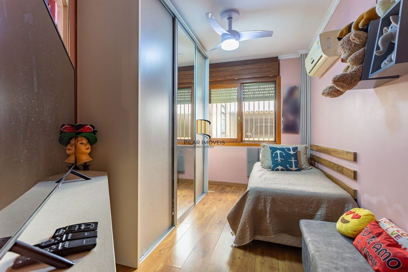 Apartamento Mobiliado, 3 dormitórios e 2 vagas no Bairro Vila Ipiranga