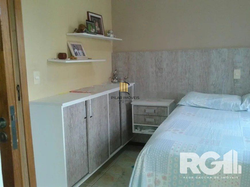 Excelente casa  3 dorm, 122m² privativos, amplo pátio com piscina nos fundos,  Rua Doutor João César Krieger