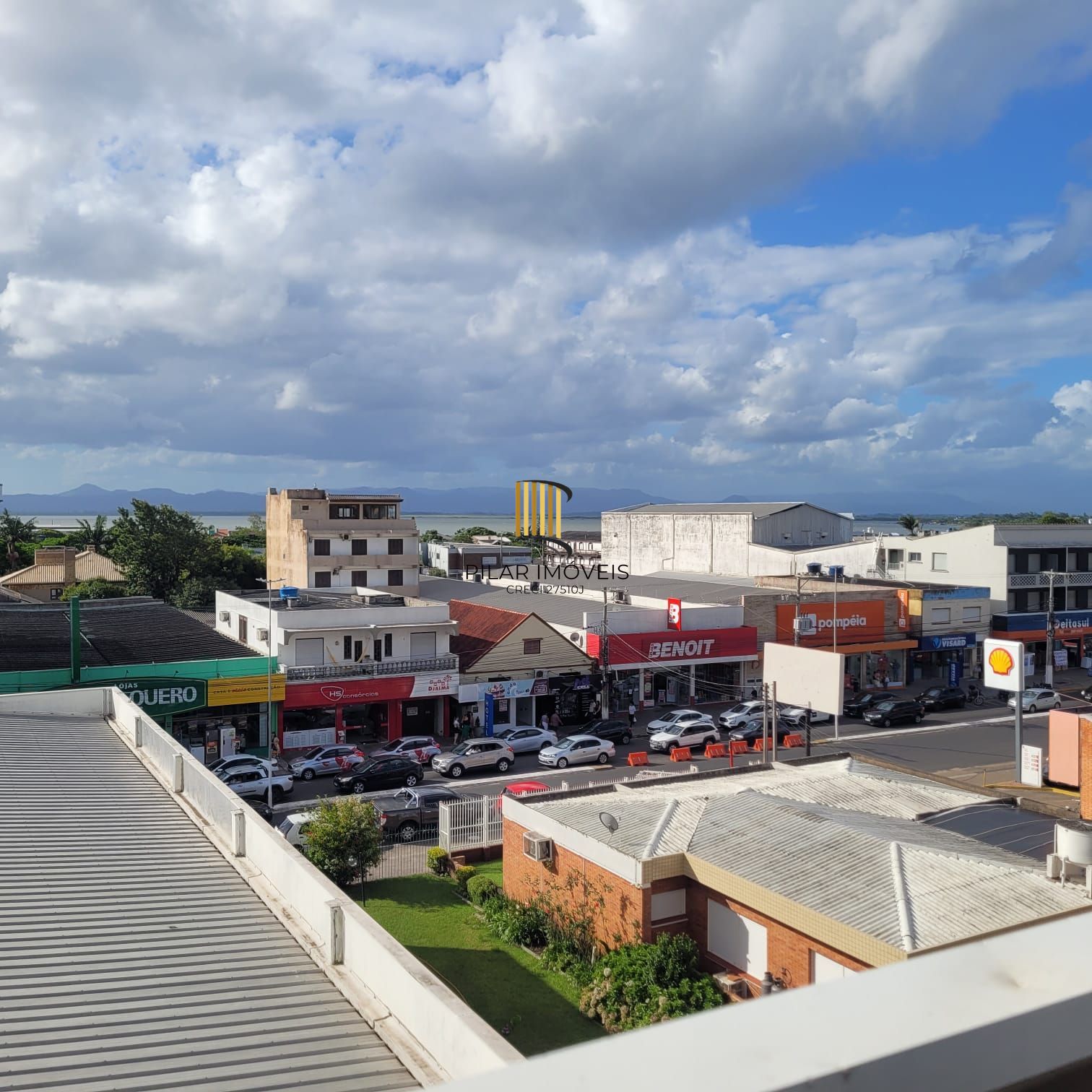 Apartamento com terraço, sacada, churrasqueira, 1 dor no Centro de Tramandaí