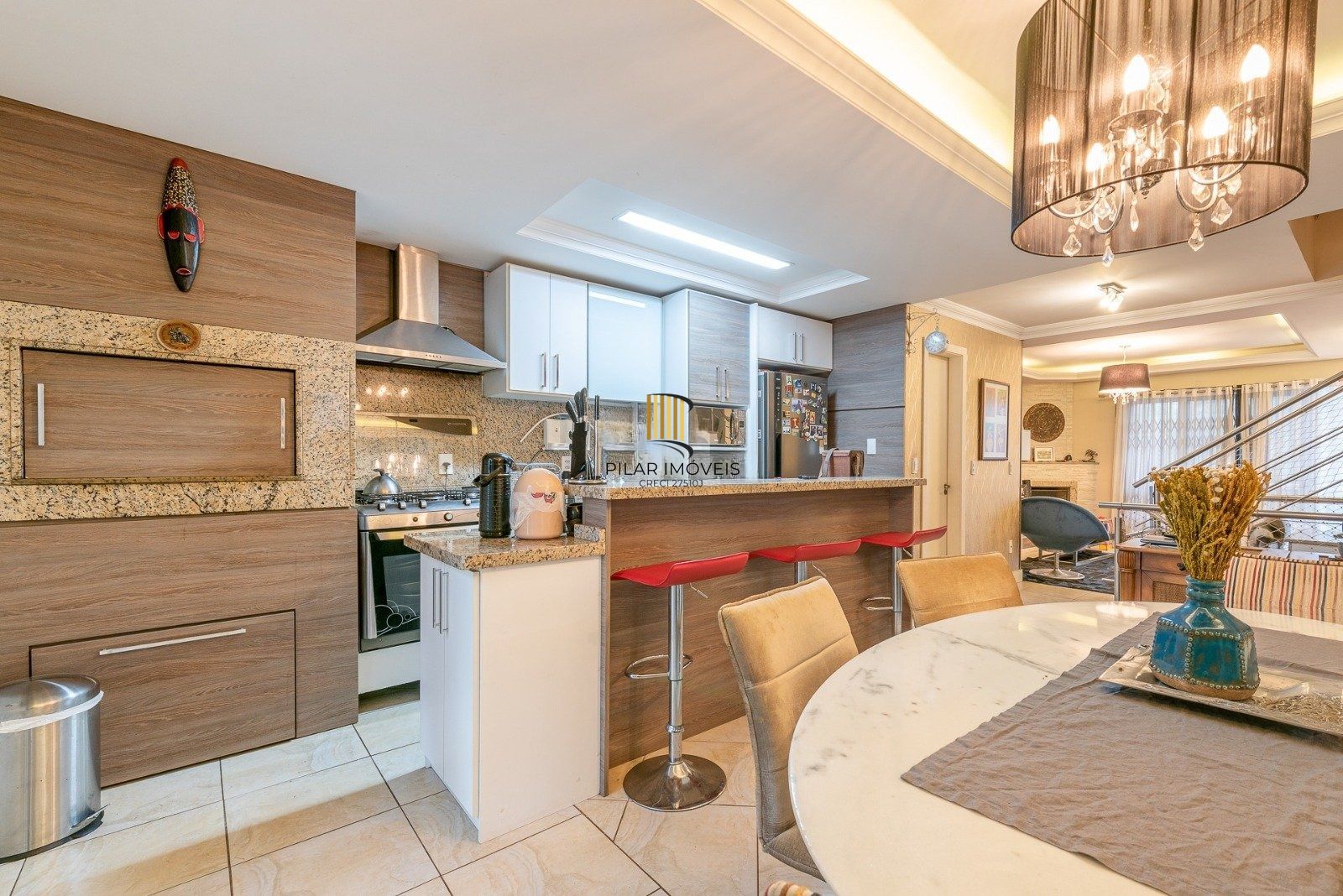 Casa com 3 dormitórios, suíte, pátio com spa, 3 vagas, Rua do Pampa - Ecoville