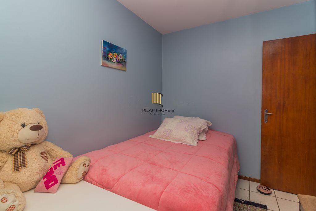 Apartamento iluminado com 2 dormitórios e vaga escriturada