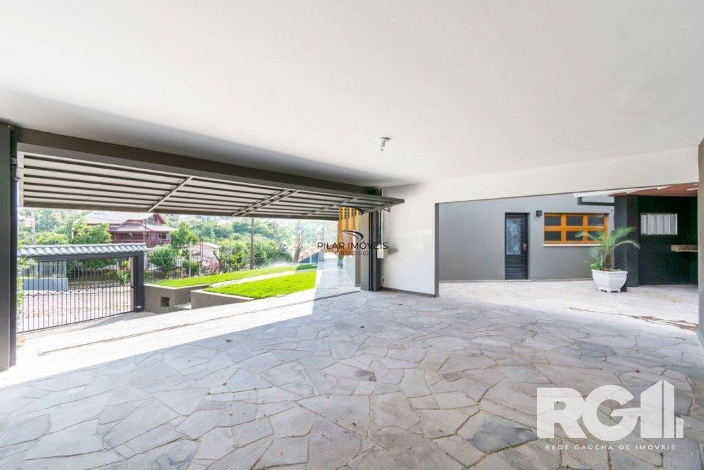 Casa com piscina, 3 dormitórios, 258m² privativos, no Jardim Itu.