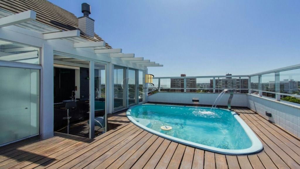 Cobertura mobiliada com piscina e vista 360° no Jardim Planalto – POA