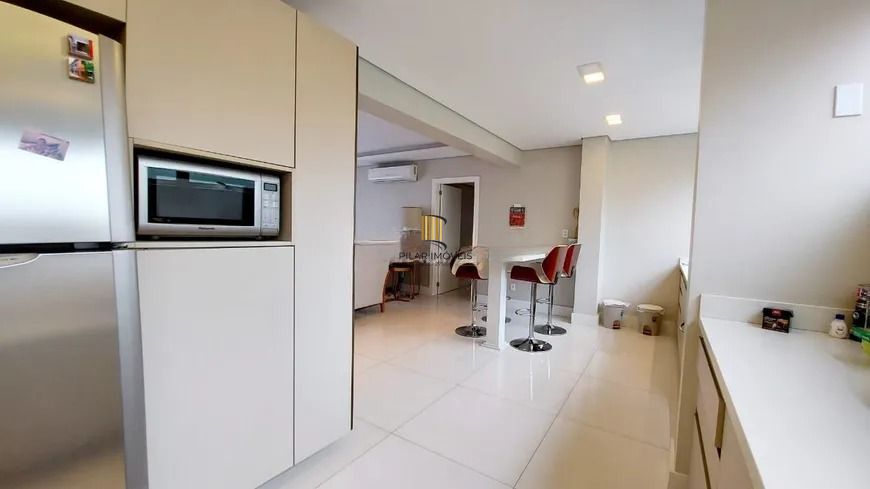 Cobertura com 3 quartos, 235² privativos,  e elevador, na Rua Coronel Bordini,  Moinhos de Vento