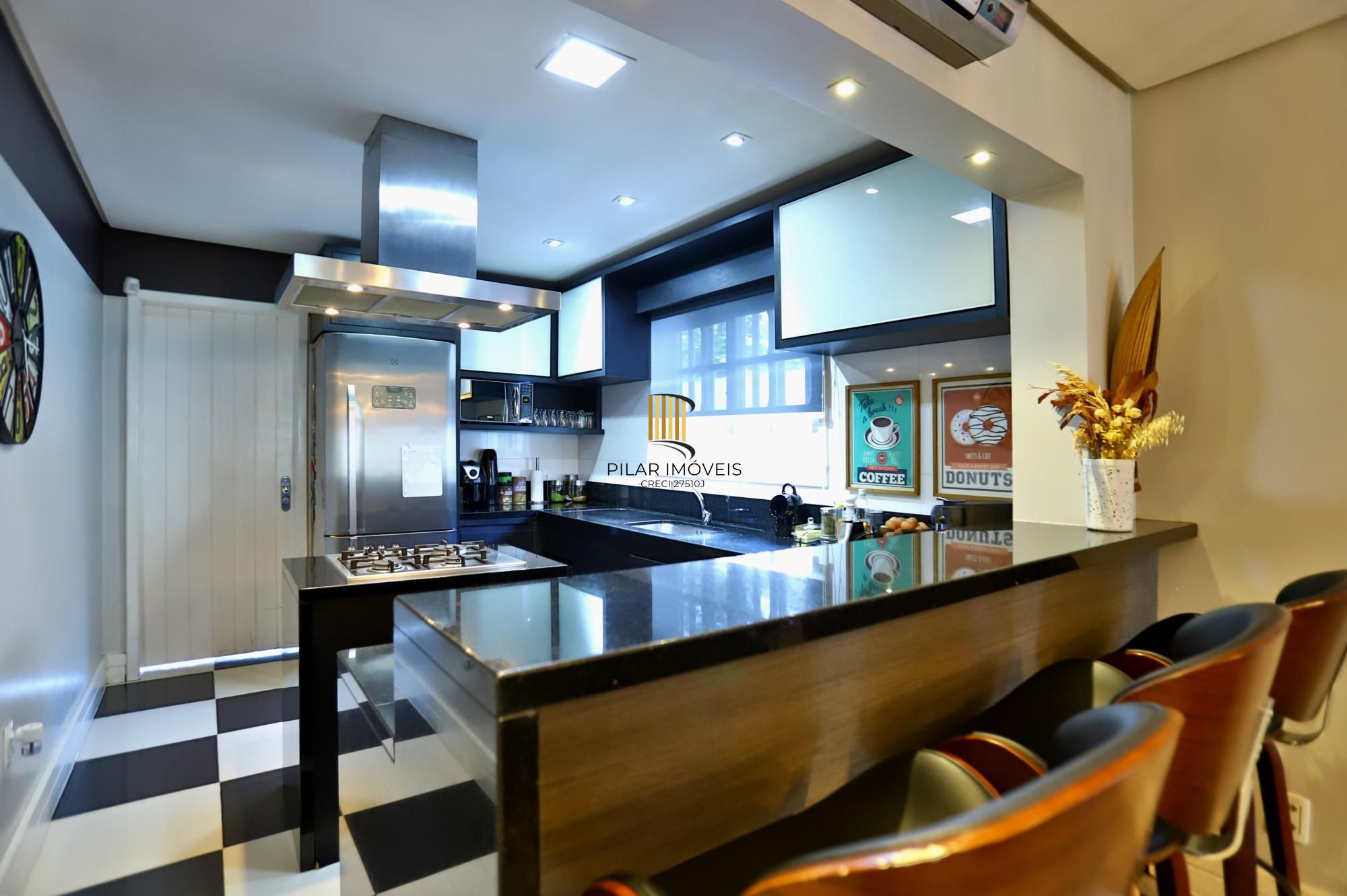 Casa mobiliada com suíte, patio e espaço gourmet completo