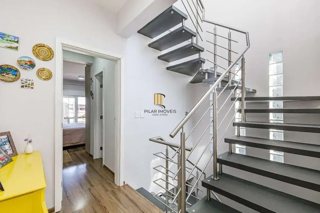 Sobrado com 3 Dormitórios, Suíte e Terraço Panorâmico - Jardim Planalto