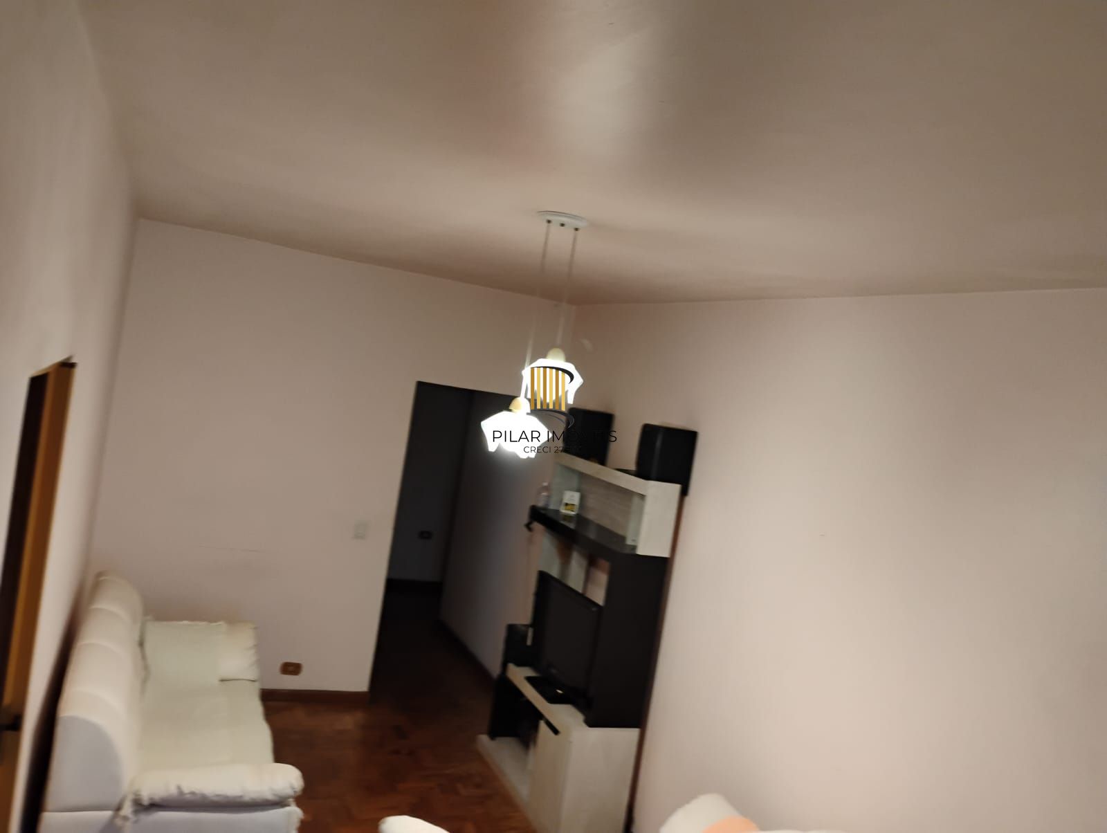Apartamento 2 dormitórios, 67m², amplo e bem localizado na Av. Assis Brasil