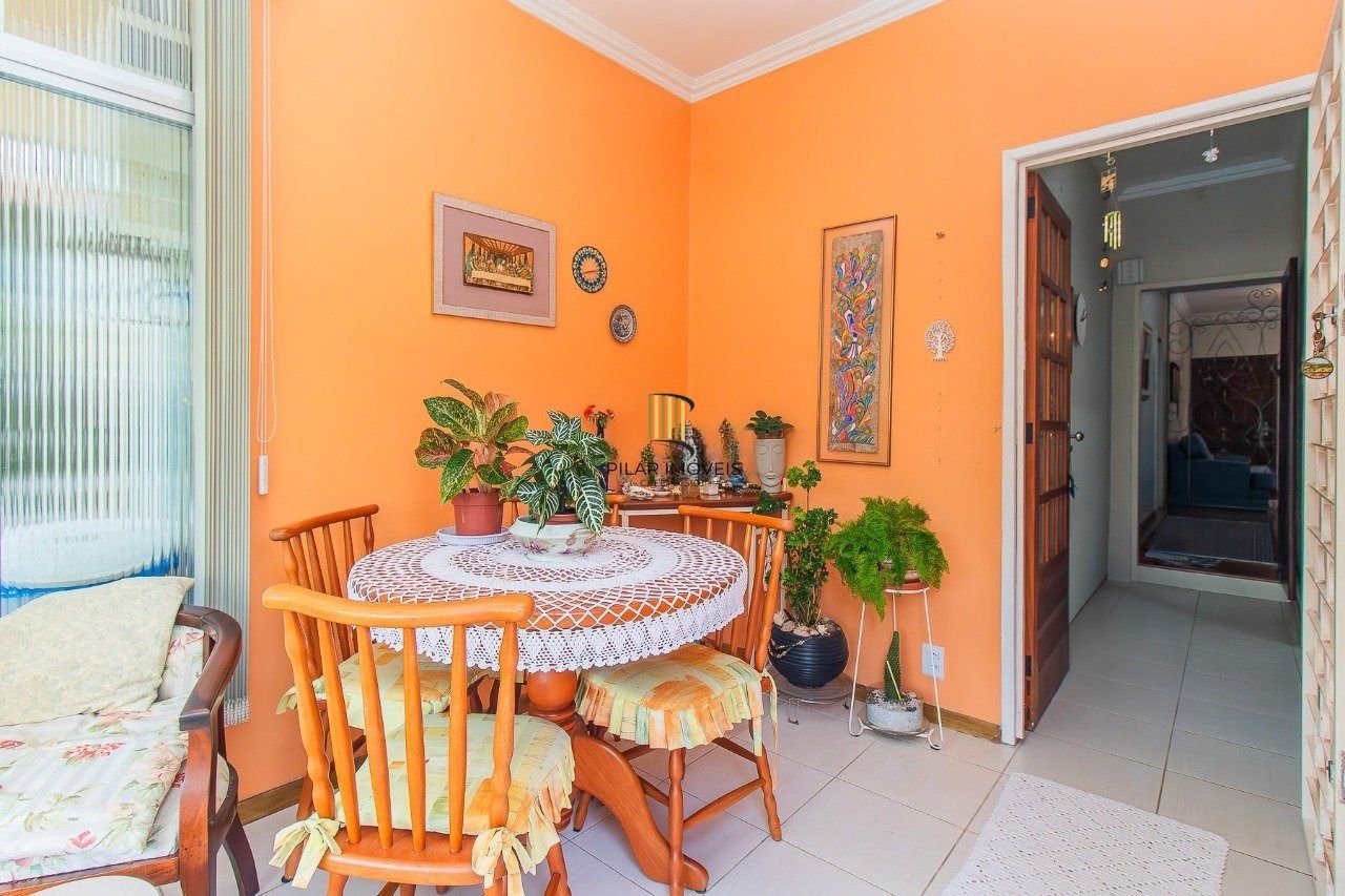 Casa ampla com pátio, edícula e terraço – Vila Ipiranga, Porto Alegre