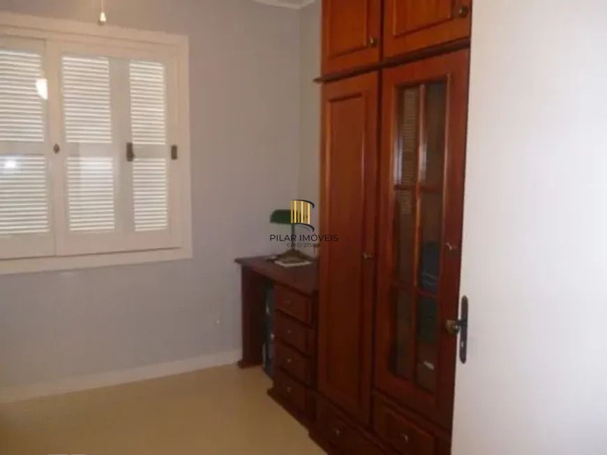 Casa térrea com 3 dormitórios, suíte e 3 vagas.