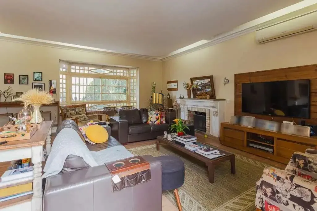 Casa ampla com piscina e edícula no Jardim Lindóia