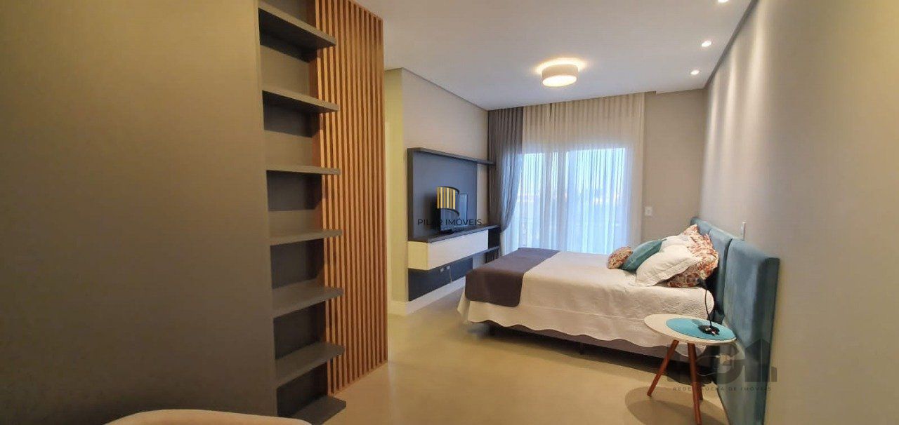 Casa em condomínio fechado de luxo a beira-mar, no centro de Capão da Canoa/RS.