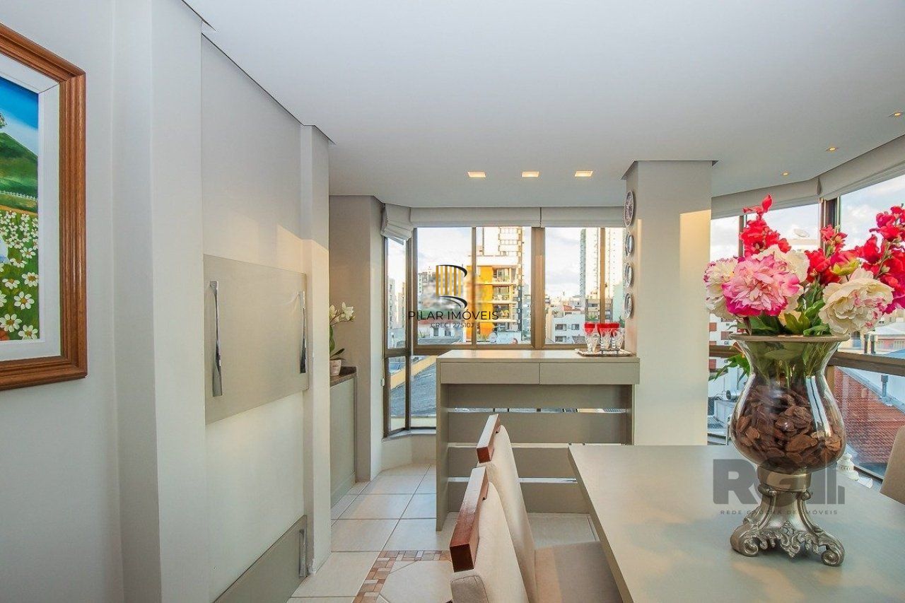 Apartamento localizado no bairro Petrópolis em Porto Alegre/RS. 