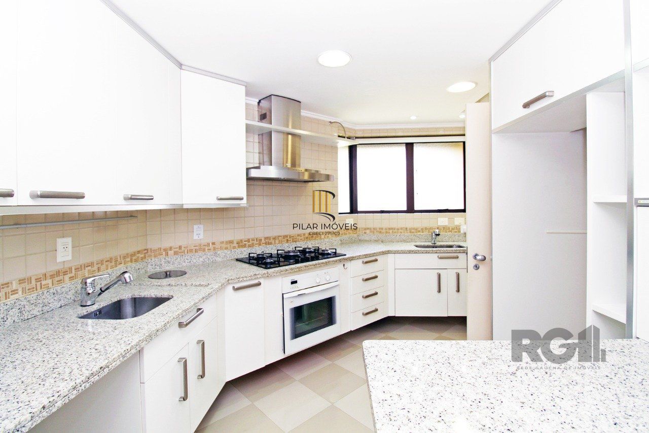 Apartamento com 4 suítes localizado no bairro Moinhos De Vento em Porto Alegre/RS.