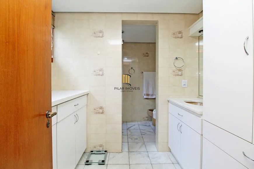 Apartamento com 159m², localizado no bairro Bela Vista em Porto Alegre/RS.