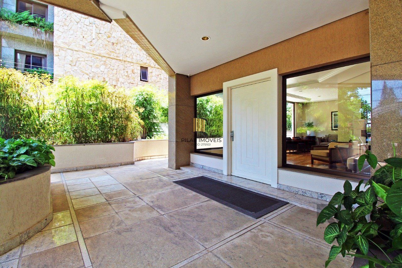 Apartamento com 4 suítes localizado no bairro Moinhos De Vento em Porto Alegre/RS.