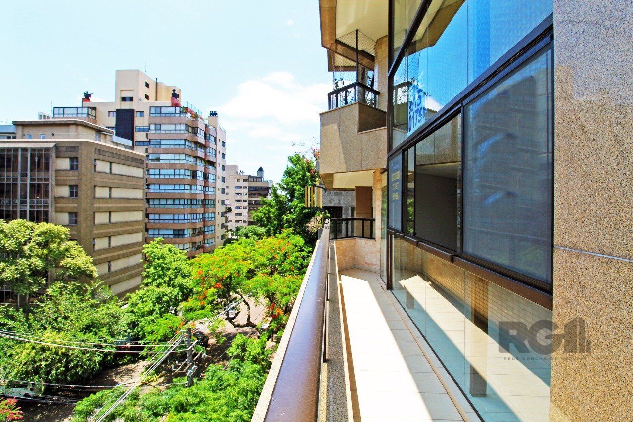 Apartamento com 4 suítes localizado no bairro Moinhos De Vento em Porto Alegre/RS.