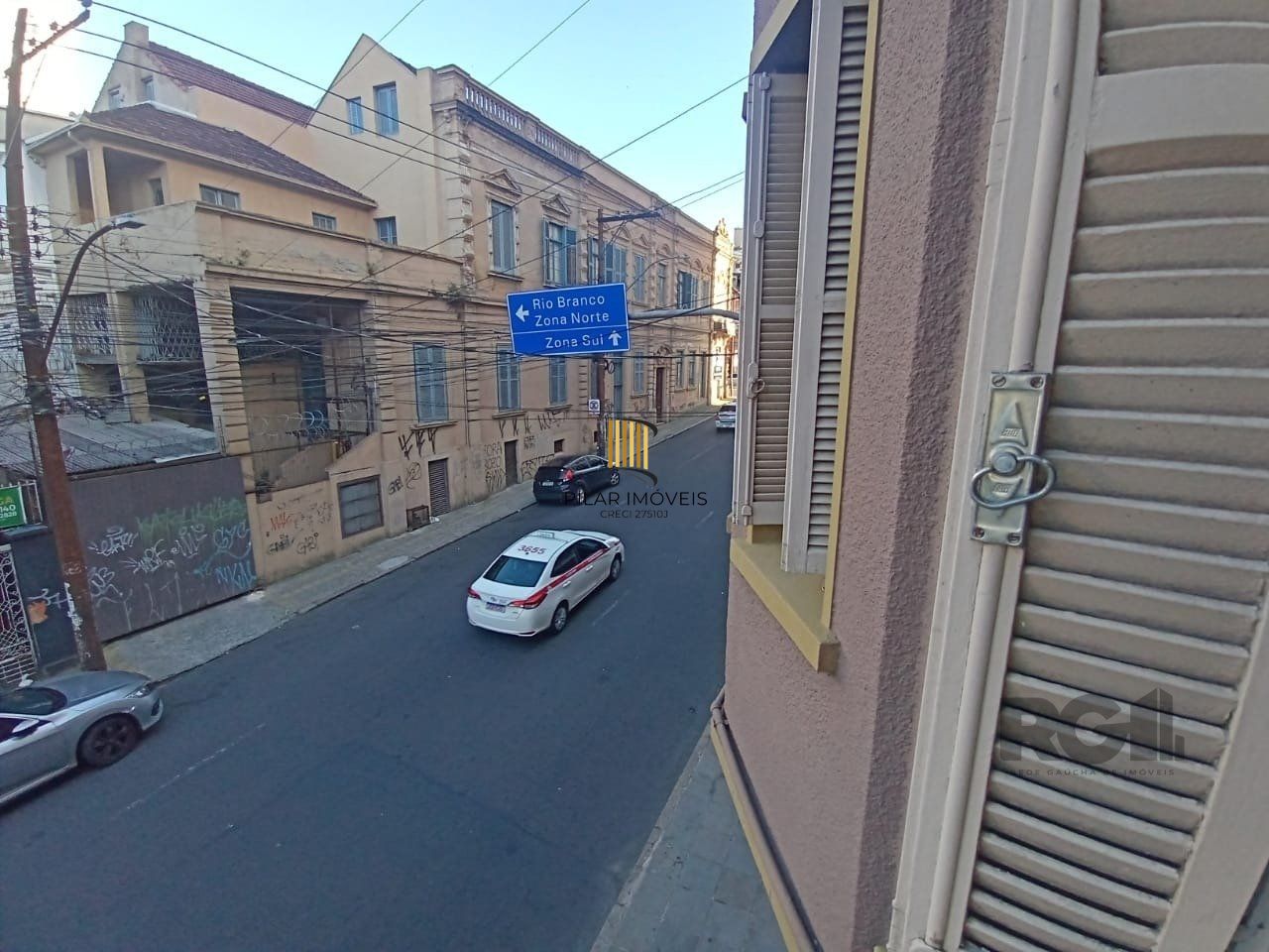 Apartamento 2 dormitórios no bairro Floresta