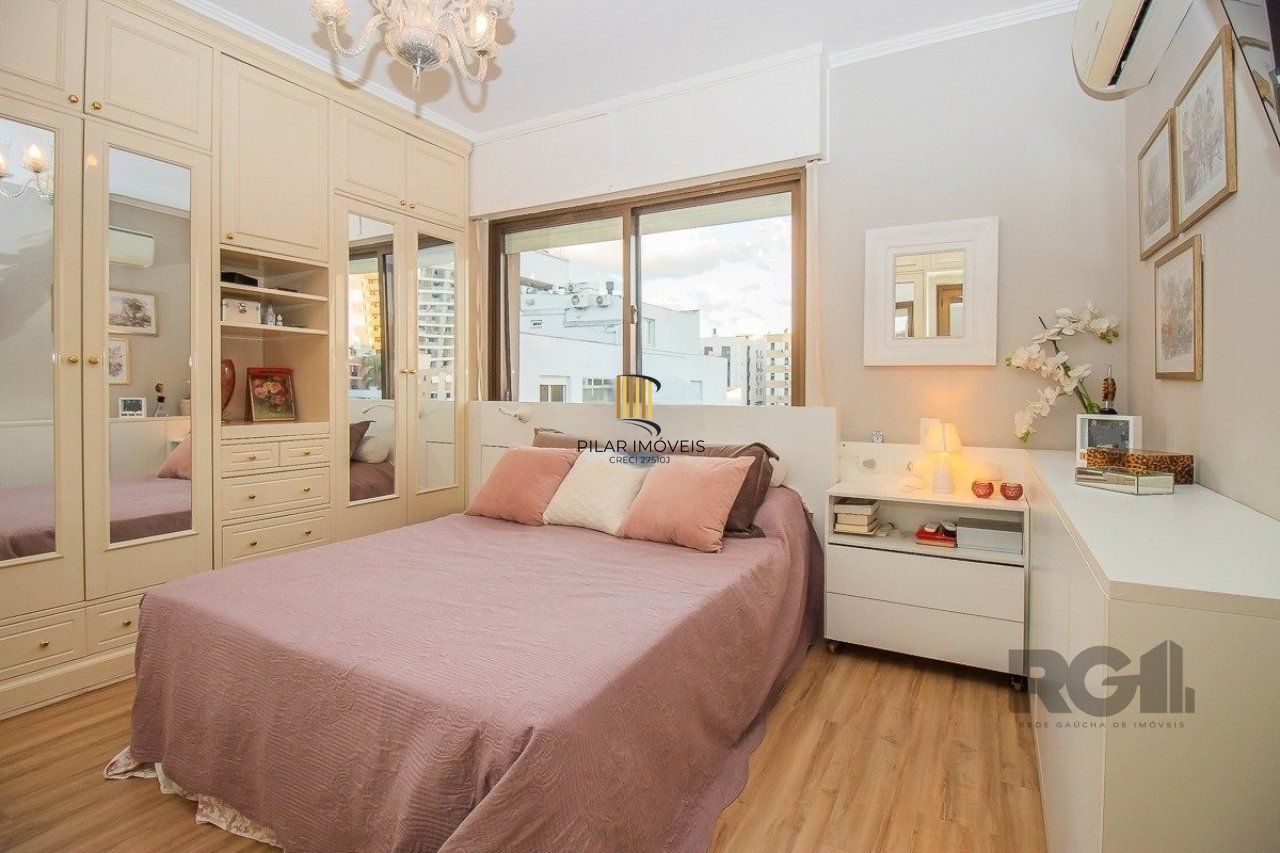 Apartamento localizado no bairro Petrópolis em Porto Alegre/RS. 