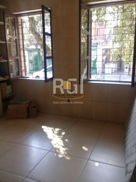 Casa para Venda - 210m², 3 dormitórios, sendo 1 suites, Cidade Baixa