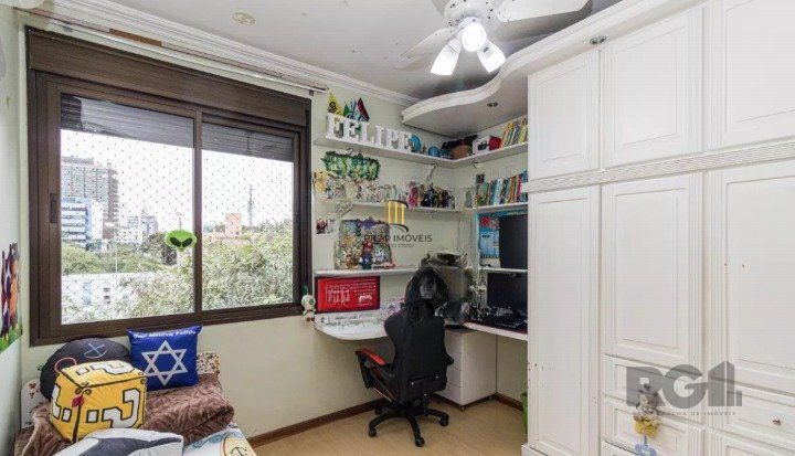 COBERTURA TRIPLEX 3 DORM. - PETRÓPOLIS