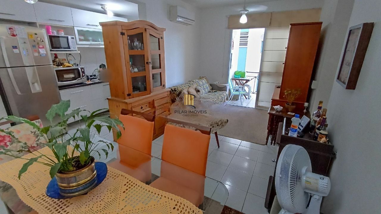 Apartamento com 79m², localizado no bairro Santo Antônio em Porto Alegre/RS.