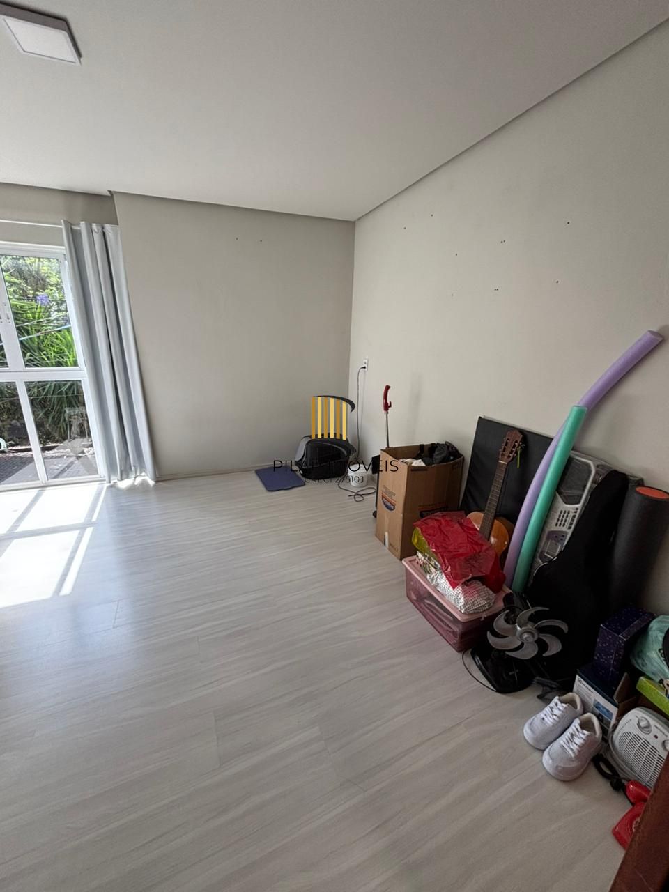 Casa com 177m², localizado no bairro Azenha em Porto Alegre/RS.
