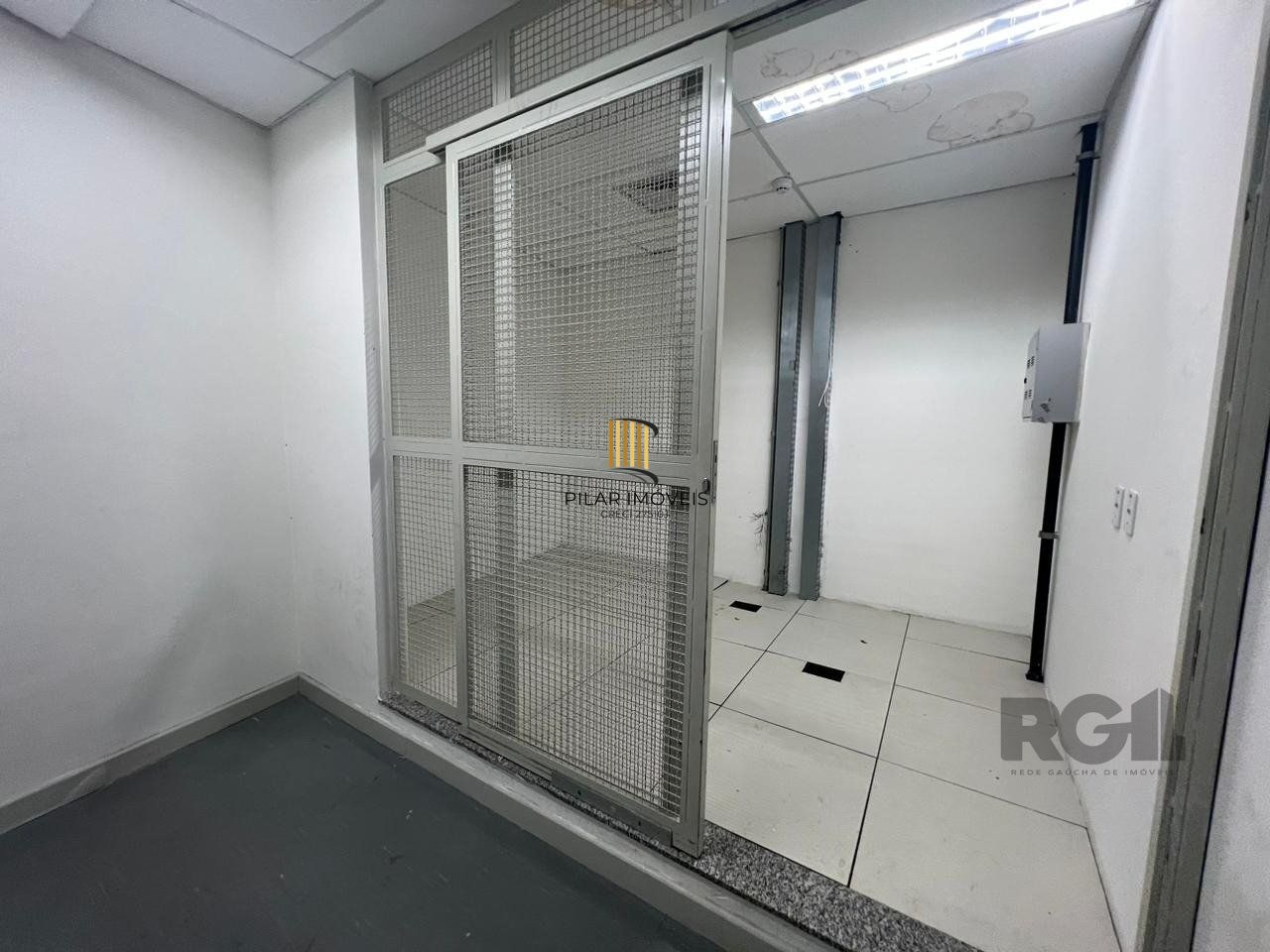 Loja para Venda - 450m², 0 dormitórios, 1 vaga - Petrópolis