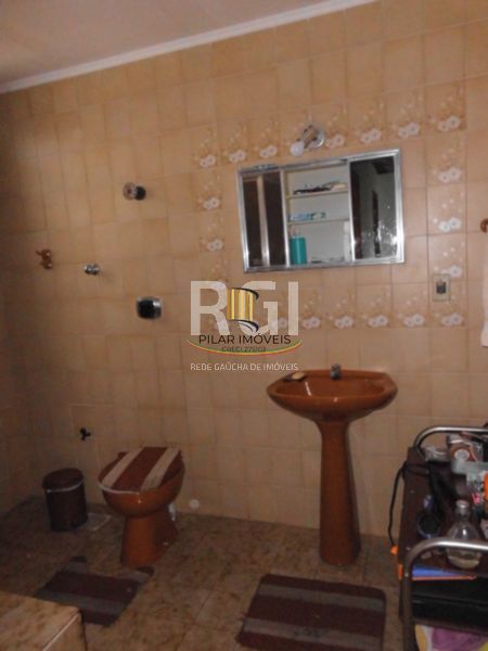 Casa para Venda - 210m², 3 dormitórios, sendo 1 suites, Cidade Baixa