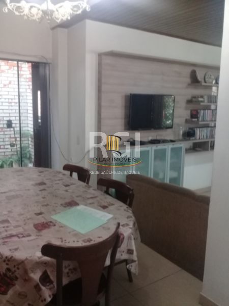 Casa para Venda - 210m², 3 dormitórios, sendo 1 suites, Cidade Baixa