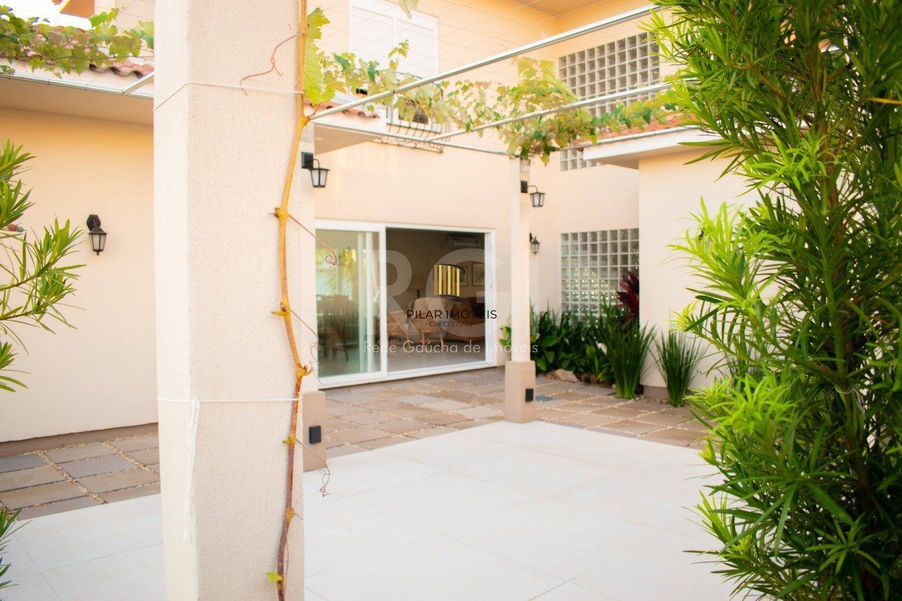 Casa Condominio para Venda - 377m², 4 dormitórios, sendo 4 suites, 4 vagas - São Vicente
