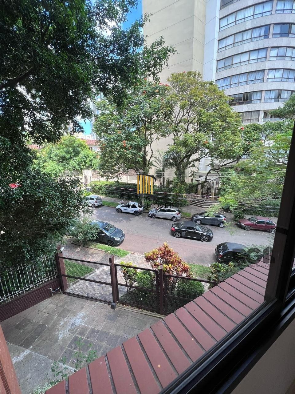 Excelente apartamento inteiramente decorado e mobiliado, com ótimo acabamento em localização privilegiada.