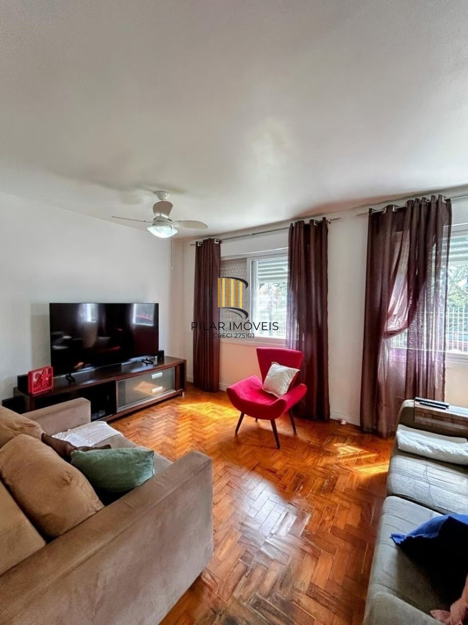Casa com 170m², localizada no bairro Vila Ipiranga em Porto Alegre/RS.