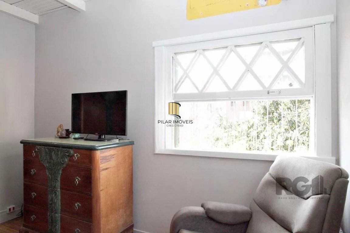 Casa 04 dormitórios, 01suíte, locação,234m² privativos, Petrópolis/Porto Alegre