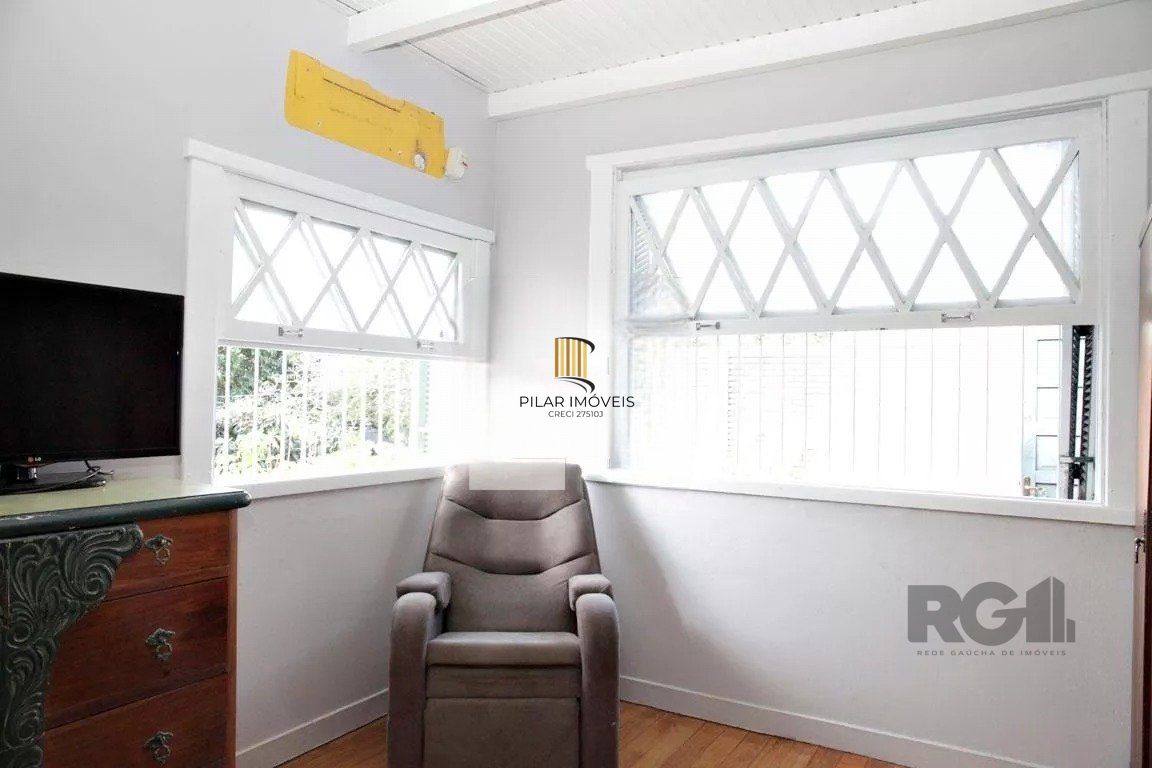 Casa 04 dormitórios, 01suíte, locação,234m² privativos, Petrópolis/Porto Alegre