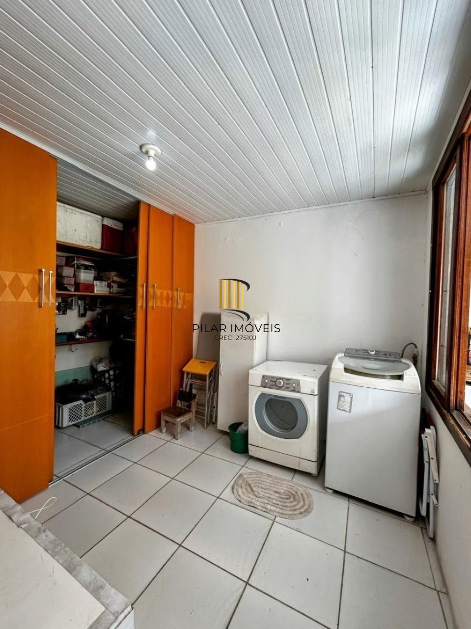 Casa com 170m², localizada no bairro Vila Ipiranga em Porto Alegre/RS.